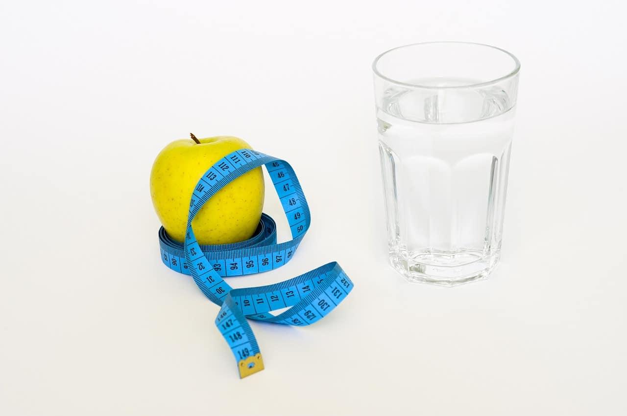هل شرب الماء بكثرة يزيد الوزن